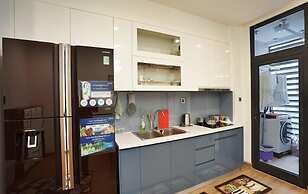Luna's House Luxury Apartment at Vinhomes Metropolis