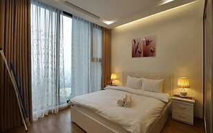 Luna's House Luxury Apartment at Vinhomes Metropolis