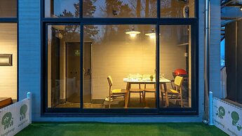 Gangneung Dangdangi Dog Pension Blue