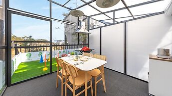 Gangneung Dangdangi Dog Pension Blue