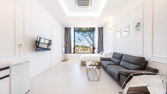 Gangneung Dangdangi Dog Pension Blue