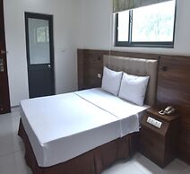 Thanh Hang Hotel near Emerald My Dinh