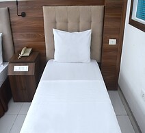 Thanh Hang Hotel near Emerald My Dinh