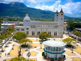 New and Modern 2 Bedroom Apt 5a