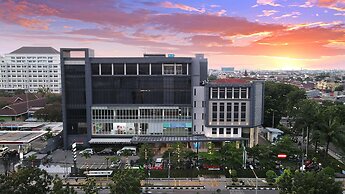 Luxury Inn Arion Hotel Rawamangun