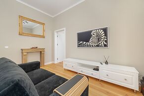 One Bedroom Apartment for 3 by Renters