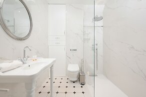 One Bedroom Apartment for 3 by Renters