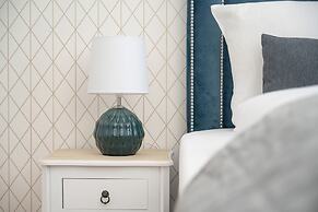 One Bedroom Apartment for 3 by Renters