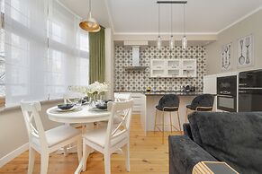 One Bedroom Apartment for 3 by Renters