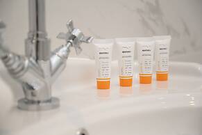 One Bedroom Apartment for 3 by Renters