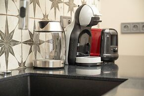 One Bedroom Apartment for 3 by Renters