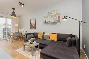 Gentle Apartment in Warsaw by Renters