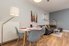 Gentle Apartment in Warsaw by Renters