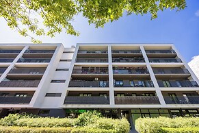 Gentle Apartment in Warsaw by Renters
