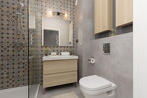 Gentle Apartment in Warsaw by Renters