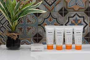 Gentle Apartment in Warsaw by Renters