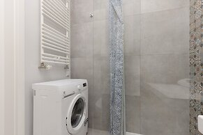 Gentle Apartment in Warsaw by Renters