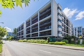 Gentle Apartment in Warsaw by Renters