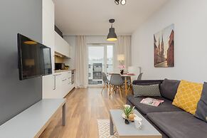Gentle Apartment in Warsaw by Renters