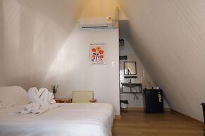 It My Life Cafe X Camp