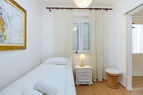 KABLAR'S SUNNY SUITES