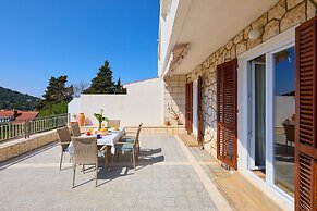 KABLAR'S SUNNY SUITES