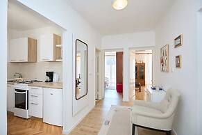 KABLAR'S SUNNY SUITES