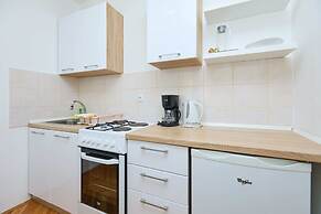 KABLAR'S SUNNY SUITES