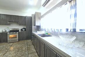 Inviting 3-bed Apt in Whim Estate- Nearscarborough