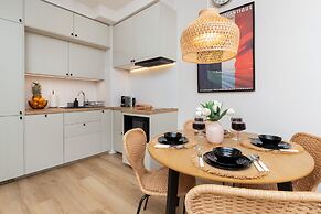 Rustic Style Apartment by Renters