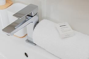 Rustic Style Apartment by Renters