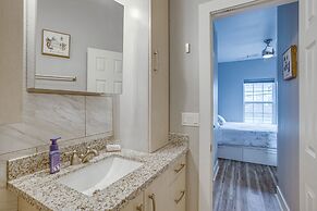 Bright Houston Retreat - 8 Mi to Downtown
