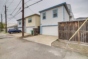 Bright Houston Retreat - 8 Mi to Downtown