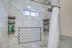 Bright Houston Retreat - 8 Mi to Downtown