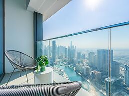 Condo With Stunning Canal and Sea View