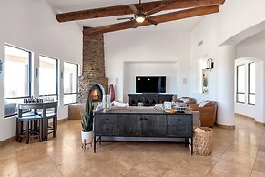 Casa Verde 4 Bedroom Home by RedAwning