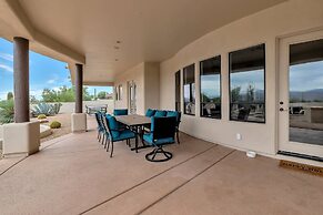 Casa Verde 4 Bedroom Home by RedAwning