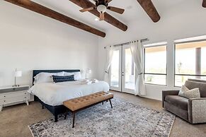 Casa Verde 4 Bedroom Home by RedAwning