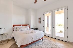 Casa Verde 4 Bedroom Home by RedAwning