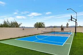 Casa Verde 4 Bedroom Home by RedAwning