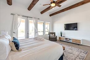 Casa Verde 4 Bedroom Home by RedAwning