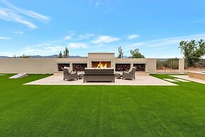 Casa Verde 4 Bedroom Home by RedAwning