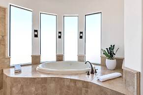 Casa Verde 4 Bedroom Home by RedAwning