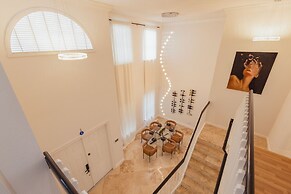 Miami Getaway Heated Pool House & Pool Table Villa