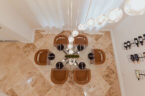 Miami Getaway Heated Pool House & Pool Table Villa