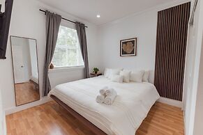 Miami Getaway Heated Pool House & Pool Table Villa