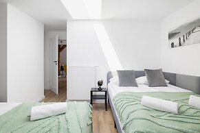 Kosciuszki 25C With A/c by Renters