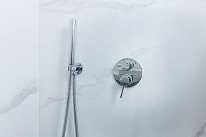 Stylish New Paradise for 2 in Marousi