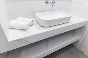 Stylish New Paradise for 2 in Marousi