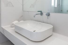 Stylish New Paradise for 2 in Marousi